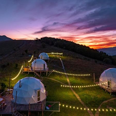 ホテル Glamping Park Shahumyan エクステリア 写真