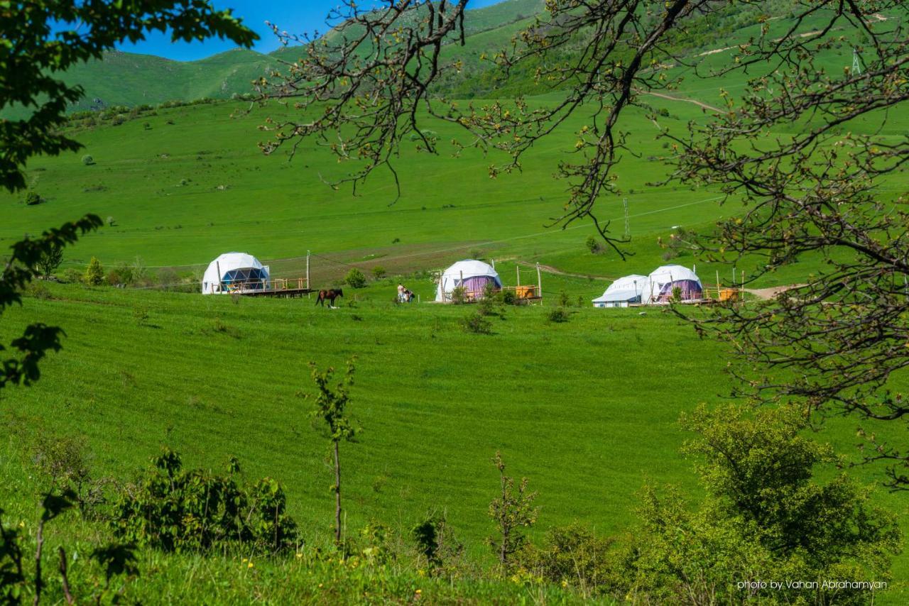ホテル Glamping Park Shahumyan エクステリア 写真