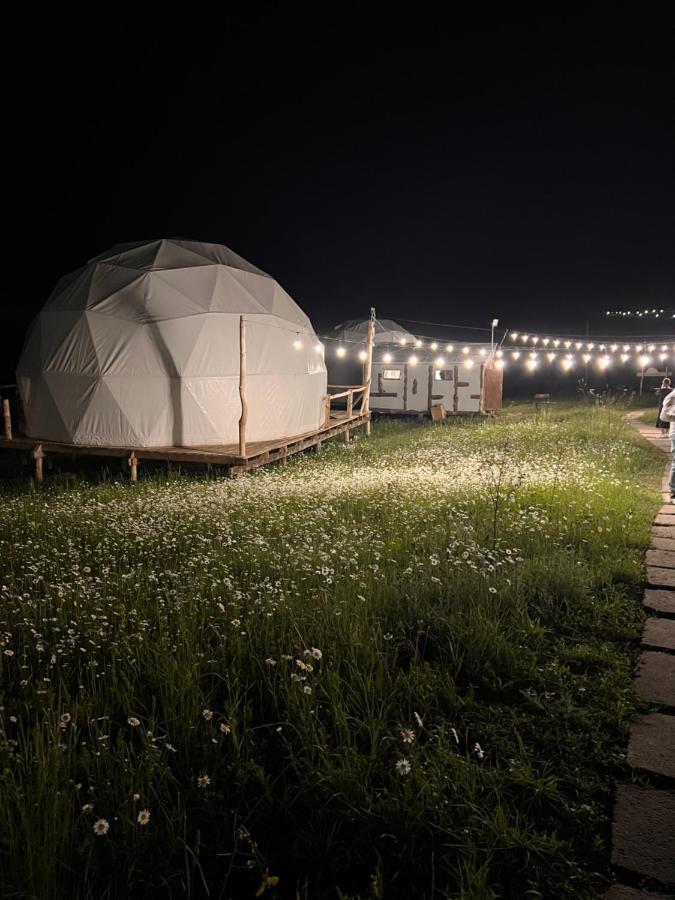ホテル Glamping Park Shahumyan エクステリア 写真