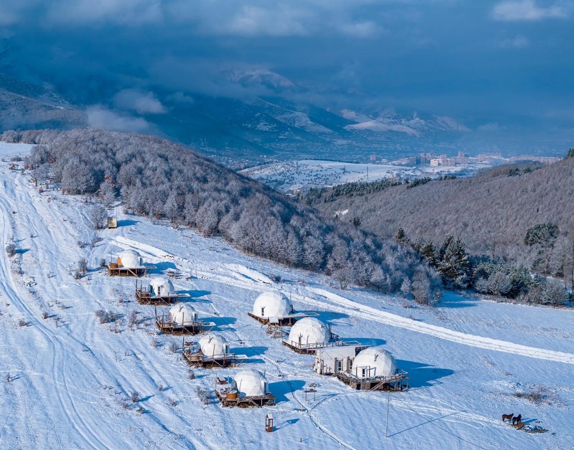 ホテル Glamping Park Shahumyan エクステリア 写真