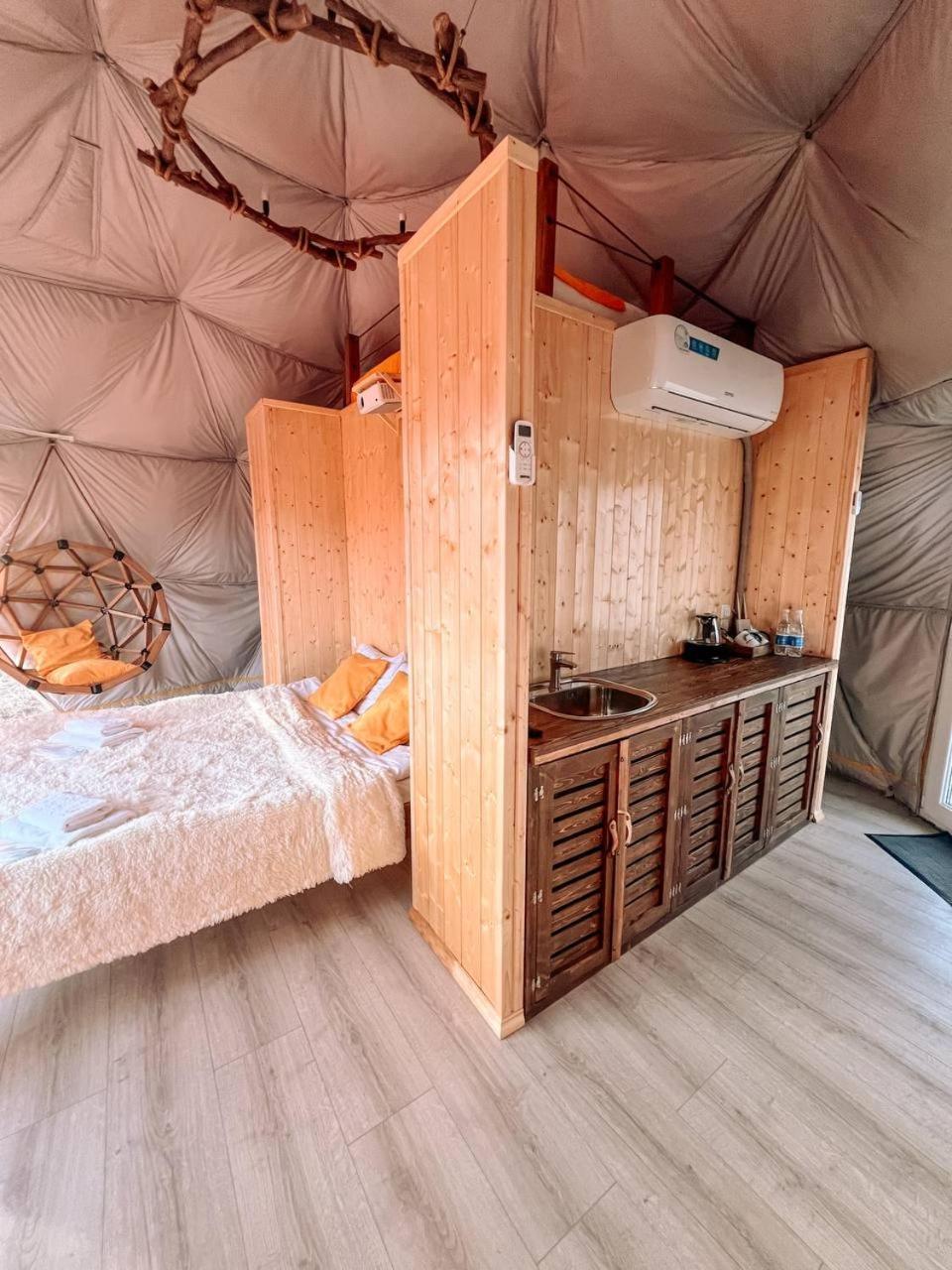 ホテル Glamping Park Shahumyan エクステリア 写真